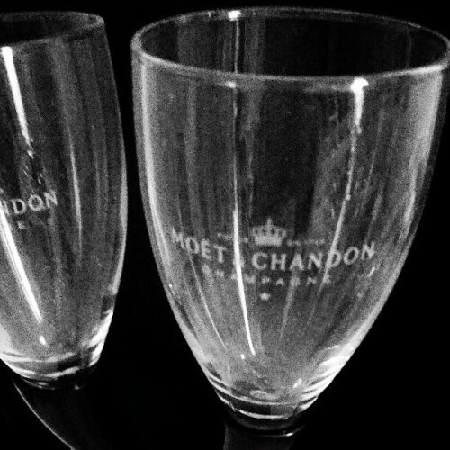 Moet chandon champagne - &,