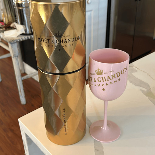 Moet chandon gold large tin - &,